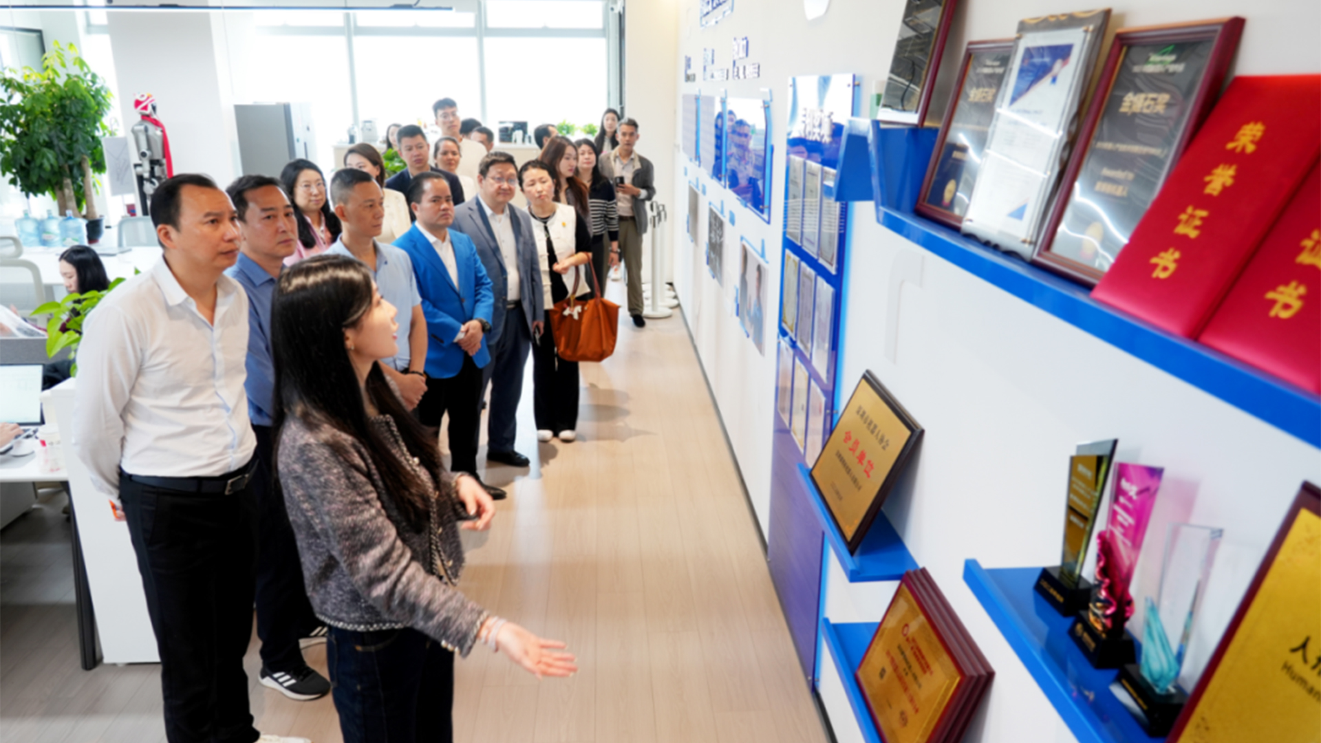 4 4
